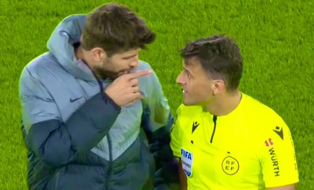 Gerard Pique pictured pointing in the face of referee Jesus Gil Manzano at half-time during Barcelona's 2-1 win at Osasuna in November 2022